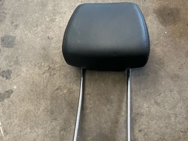 bontott MERCEDES-BENZ E-CLASS Bal első Fejtámla