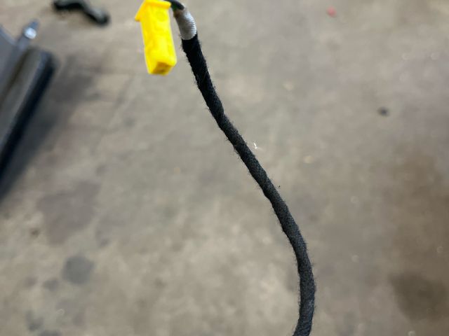 bontott MERCEDES-BENZ E-CLASS Bal első Fejtámla