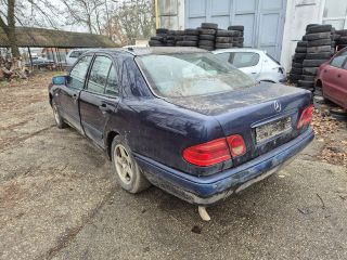 bontott MERCEDES-BENZ E-CLASS Bal első Fixüveg (Ajtóban)