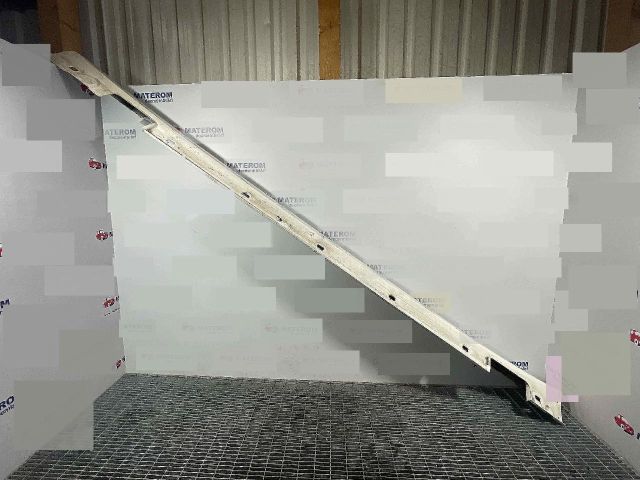 bontott MERCEDES-BENZ E-CLASS Bal első Küszöb Díszléc