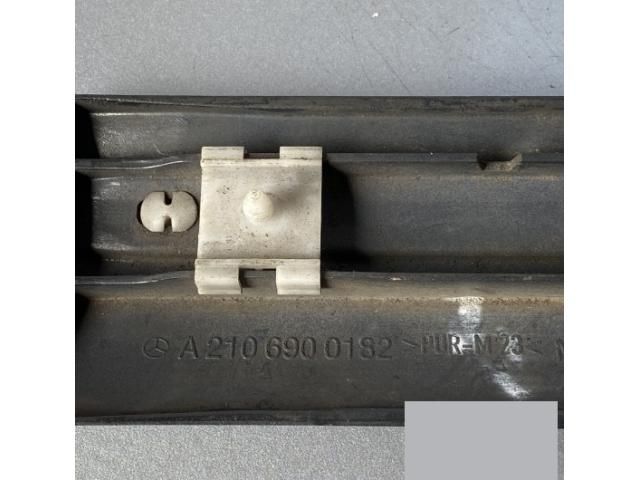 bontott MERCEDES-BENZ E-CLASS Bal első Sárvédő Díszléc