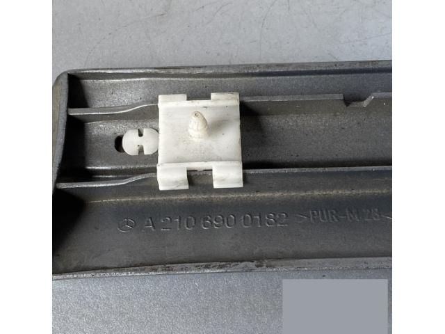 bontott MERCEDES-BENZ E-CLASS Bal első Sárvédő Díszléc