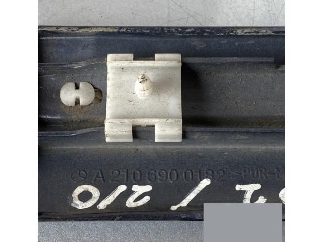 bontott MERCEDES-BENZ E-CLASS Bal első Sárvédő Díszléc