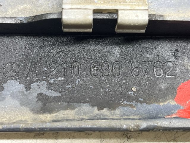 bontott MERCEDES-BENZ E-CLASS Bal első Sárvédő Díszléc