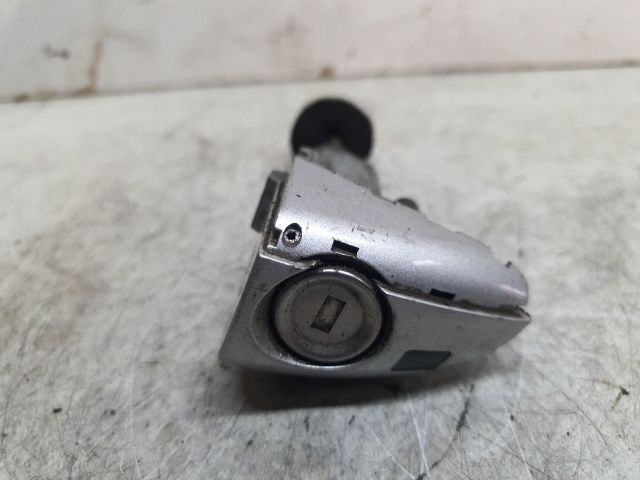 bontott MERCEDES-BENZ E-CLASS Bal első Zárbetét