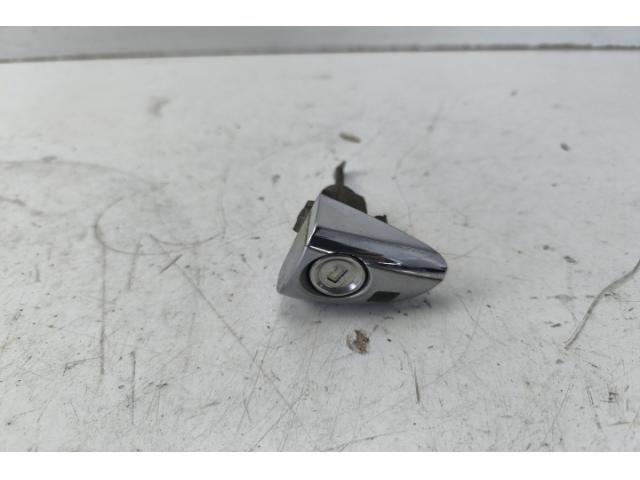 bontott MERCEDES-BENZ E-CLASS Bal első Zárbetét