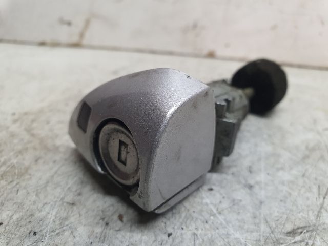 bontott MERCEDES-BENZ E-CLASS Bal első Zárbetét