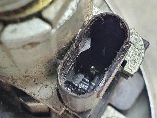 bontott MERCEDES-BENZ E-CLASS Bal első Zárbetét