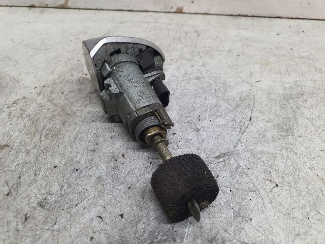 bontott MERCEDES-BENZ E-CLASS Bal első Zárbetét