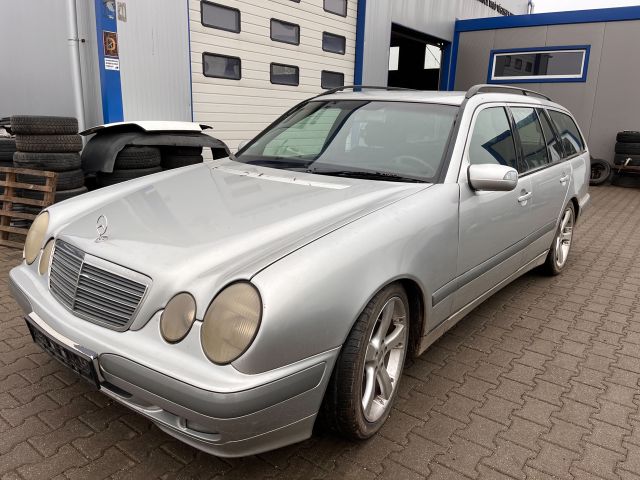 bontott MERCEDES-BENZ E-CLASS Bal első Zsanér