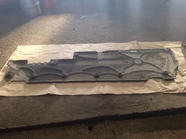 bontott MERCEDES-BENZ E-CLASS Bal Fenéklemez