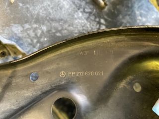 bontott MERCEDES-BENZ E-CLASS Bal Fényszóró Lámpakeret