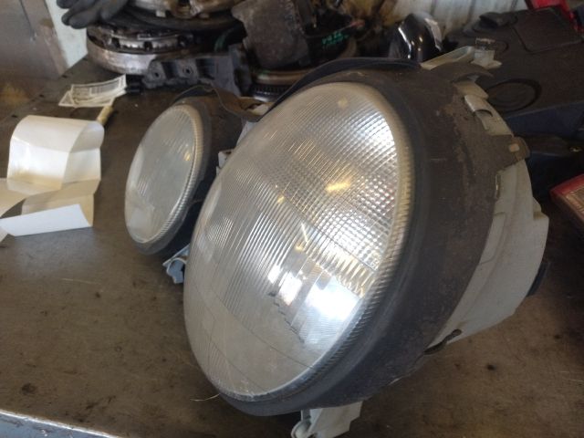 bontott MERCEDES-BENZ E-CLASS Bal Fényszóró