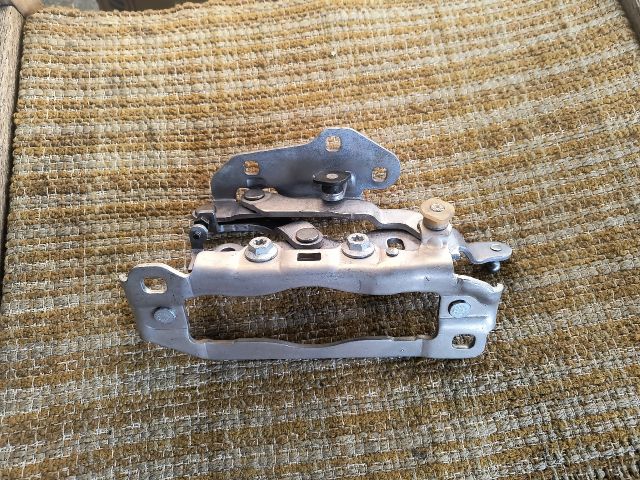 bontott MERCEDES-BENZ E-CLASS Bal Gyalogosvédelmi Rendszer Mechanika