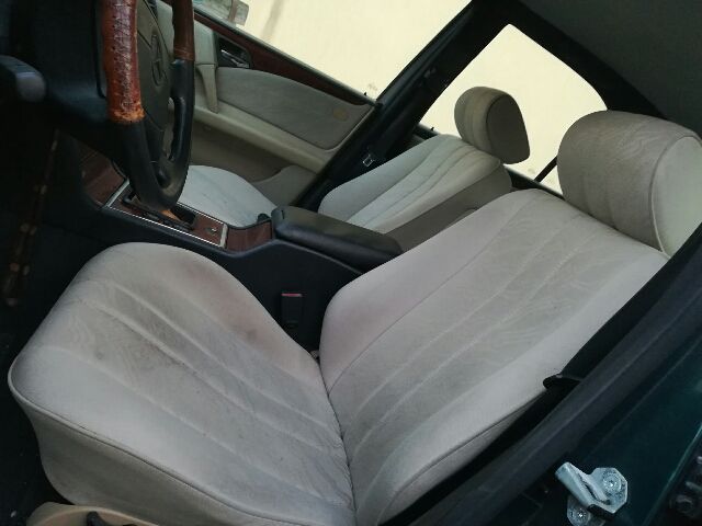 bontott MERCEDES-BENZ E-CLASS Bal hátsó Ablak Díszléc