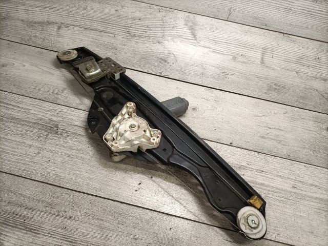 bontott MERCEDES-BENZ E-CLASS Bal hátsó Ablakemelő Szerkezet (Elektromos)