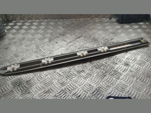 bontott MERCEDES-BENZ E-CLASS Bal hátsó Ajtó Díszléc