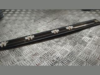 bontott MERCEDES-BENZ E-CLASS Bal hátsó Ajtó Díszléc