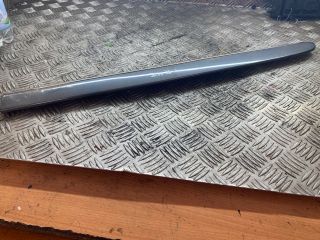 bontott MERCEDES-BENZ E-CLASS Bal hátsó Ajtó Díszléc