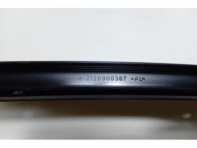 bontott MERCEDES-BENZ E-CLASS Bal hátsó Ajtó Díszléc