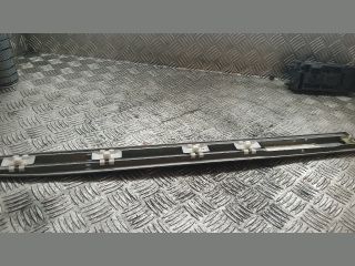 bontott MERCEDES-BENZ E-CLASS Bal hátsó Ajtó Díszléc