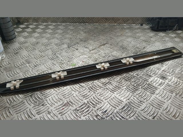 bontott MERCEDES-BENZ E-CLASS Bal hátsó Ajtó Díszléc