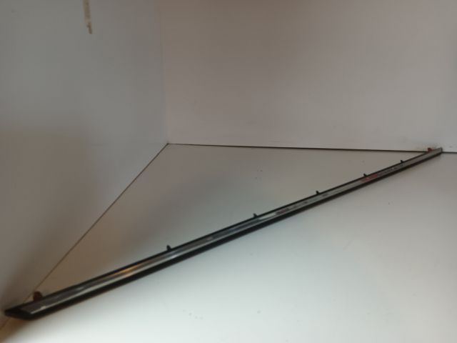 bontott MERCEDES-BENZ E-CLASS Bal hátsó Ajtó Díszléc