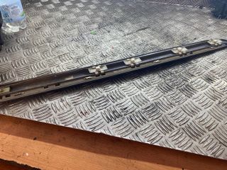 bontott MERCEDES-BENZ E-CLASS Bal hátsó Ajtó Díszléc