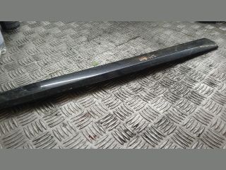 bontott MERCEDES-BENZ E-CLASS Bal hátsó Ajtó Díszléc