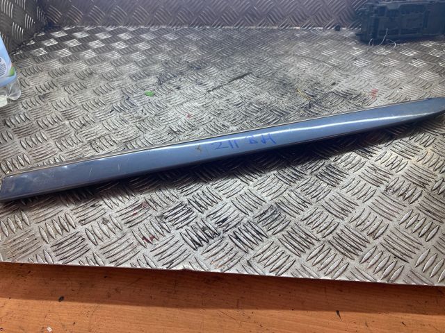 bontott MERCEDES-BENZ E-CLASS Bal hátsó Ajtó Díszléc