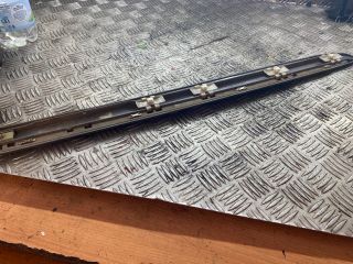 bontott MERCEDES-BENZ E-CLASS Bal hátsó Ajtó Díszléc