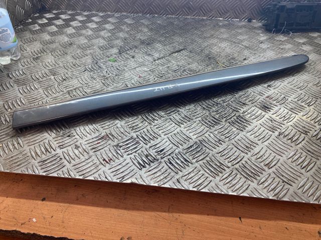 bontott MERCEDES-BENZ E-CLASS Bal hátsó Ajtó Díszléc