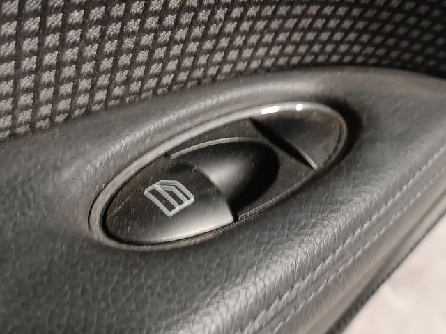 bontott MERCEDES-BENZ E-CLASS Bal hátsó Ajtó Kárpit