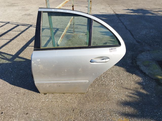 bontott MERCEDES-BENZ E-CLASS Bal hátsó Ajtó (Részeivel)