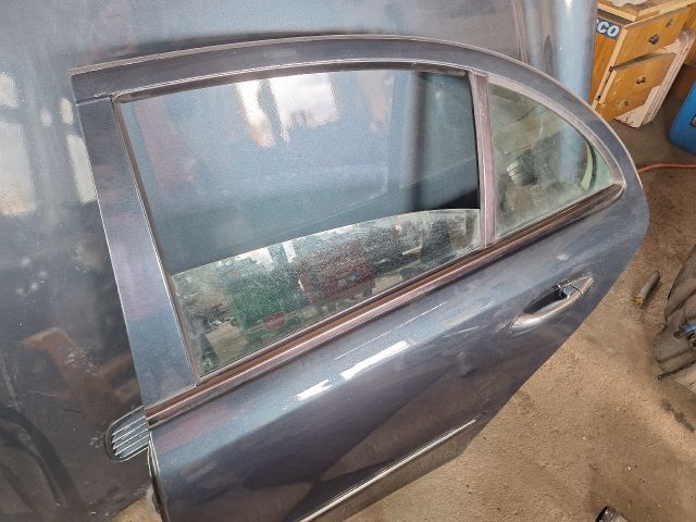 bontott MERCEDES-BENZ E-CLASS Bal hátsó Ajtó (Részeivel)