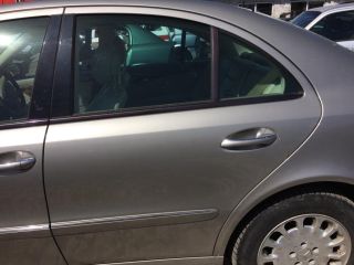bontott MERCEDES-BENZ E-CLASS Bal hátsó Ajtó (Üres lemez)