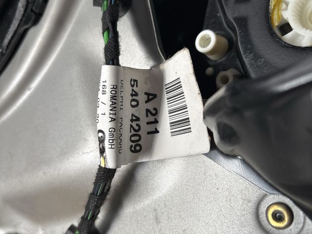 bontott MERCEDES-BENZ E-CLASS Bal hátsó Ajtó (Üres lemez)