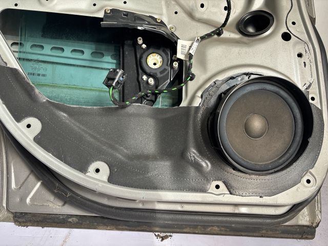 bontott MERCEDES-BENZ E-CLASS Bal hátsó Ajtó (Üres lemez)