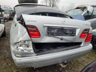 bontott MERCEDES-BENZ E-CLASS Bal hátsó Ajtóhatároló