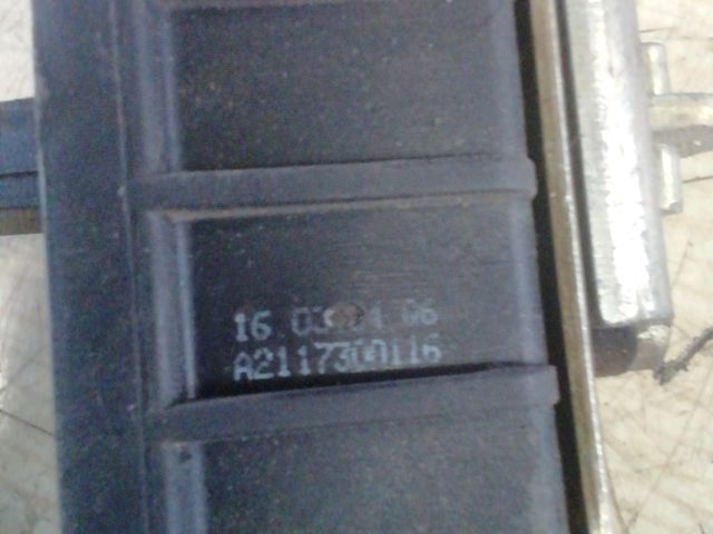 bontott MERCEDES-BENZ E-CLASS Bal hátsó Ajtóhatároló