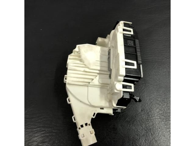 bontott MERCEDES-BENZ E-CLASS Bal hátsó Ajtózár