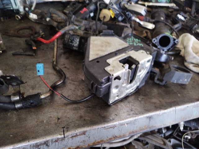 bontott MERCEDES-BENZ E-CLASS Bal hátsó Ajtózár