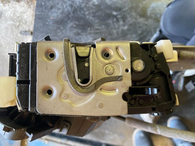 bontott MERCEDES-BENZ E-CLASS Bal hátsó Ajtózár