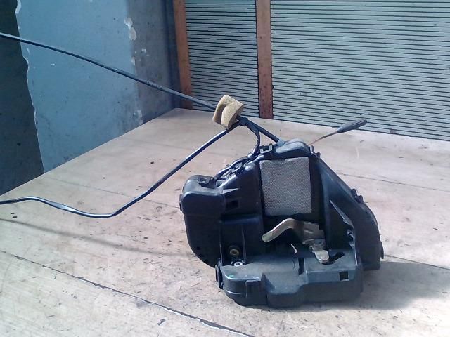 bontott MERCEDES-BENZ E-CLASS Bal hátsó Ajtózár