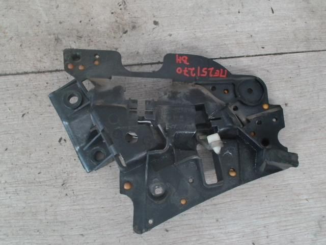 bontott MERCEDES-BENZ E-CLASS Bal hátsó Belső Kilincs