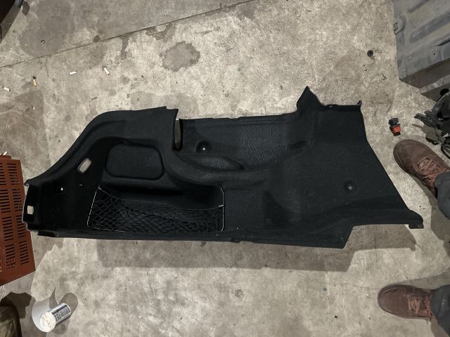 bontott MERCEDES-BENZ E-CLASS Bal hátsó Csomagtér Burkolat (Műanyag)