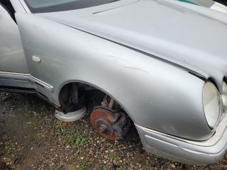 bontott MERCEDES-BENZ E-CLASS Bal hátsó Csonkállvány Kerékaggyal
