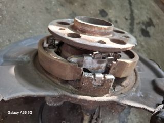 bontott MERCEDES-BENZ E-CLASS Bal hátsó Csonkállvány Kerékaggyal