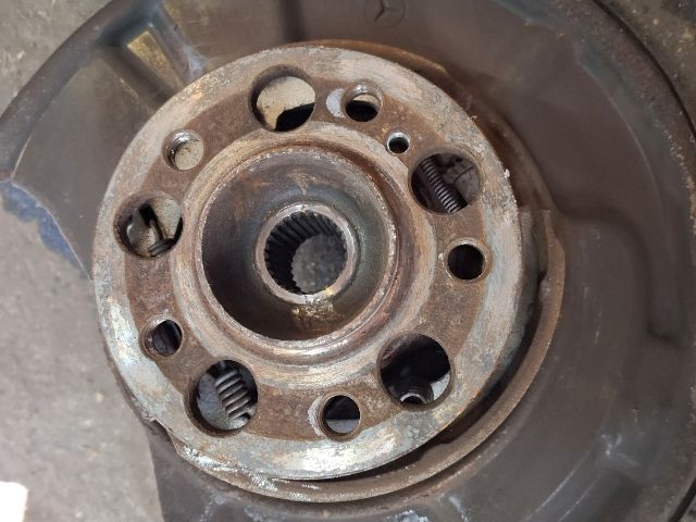 bontott MERCEDES-BENZ E-CLASS Bal hátsó Csonkállvány Kerékaggyal