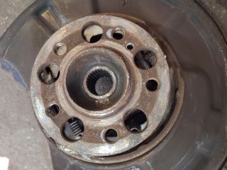 bontott MERCEDES-BENZ E-CLASS Bal hátsó Csonkállvány Kerékaggyal